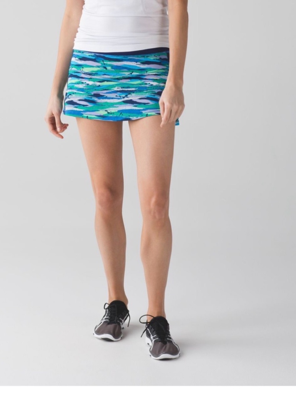 Lululemon  Pace Rival Skirt II (Regular)
Seven Wonders Multi / Hero Blue Size 10